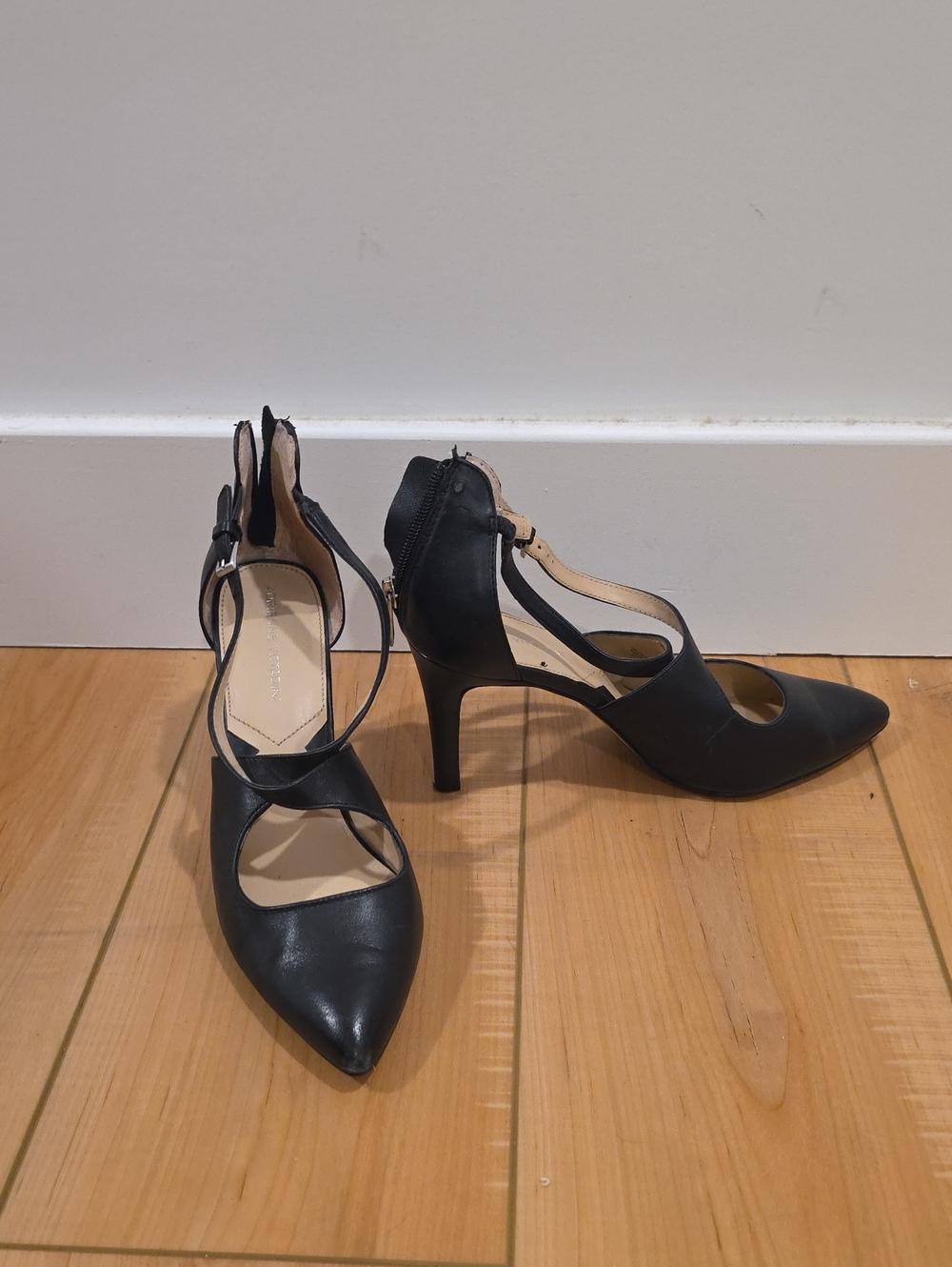 Adrienne Vittadini Black Pointed-Toe Strappy Heels